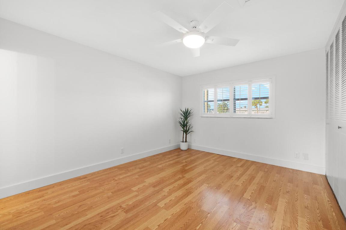 2823 Crosley Drive W K