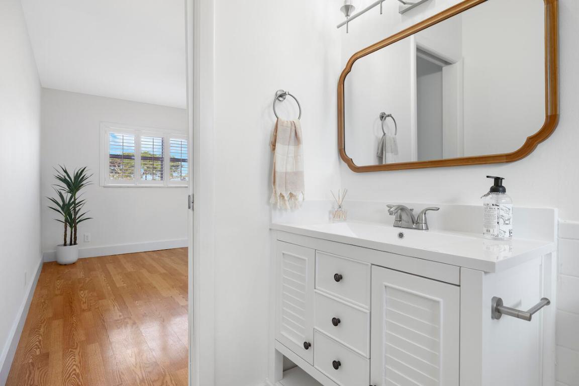 2823 Crosley Drive W K