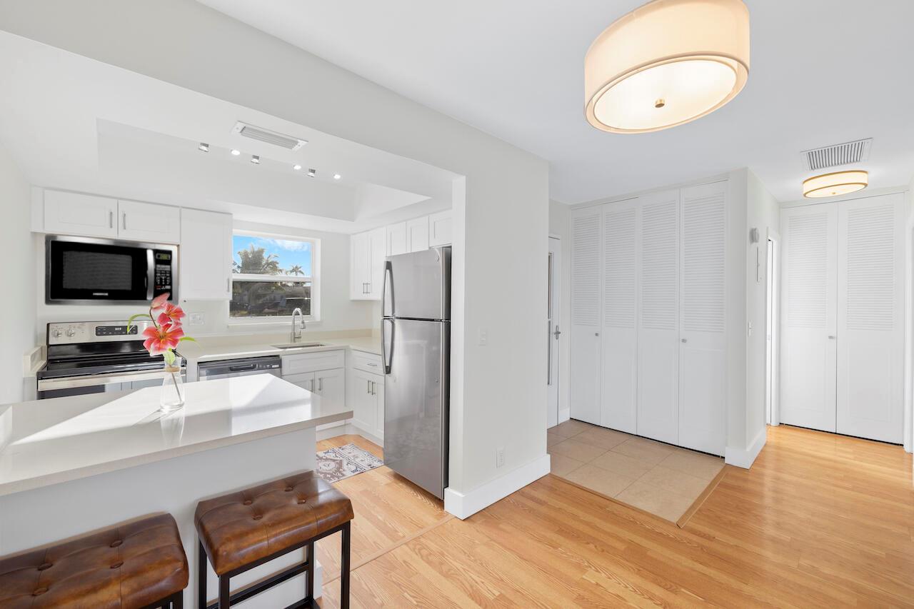 2823 Crosley Drive W K