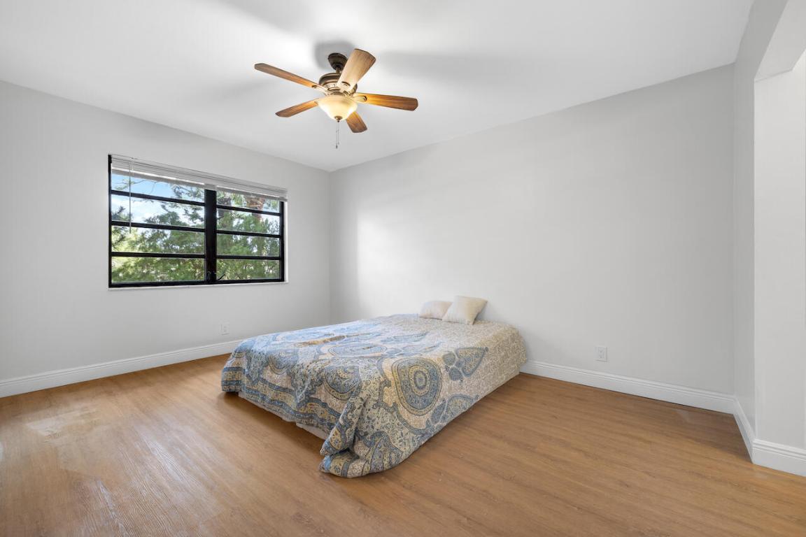 4700 Lucerne Lakes Boulevard W 204