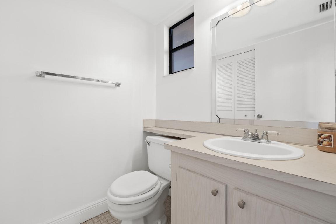 4700 Lucerne Lakes Boulevard W 204