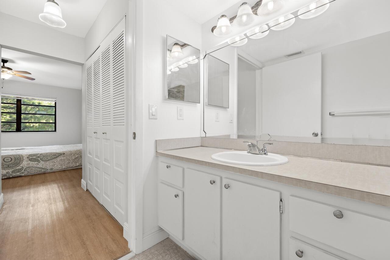 4700 Lucerne Lakes Boulevard W 204