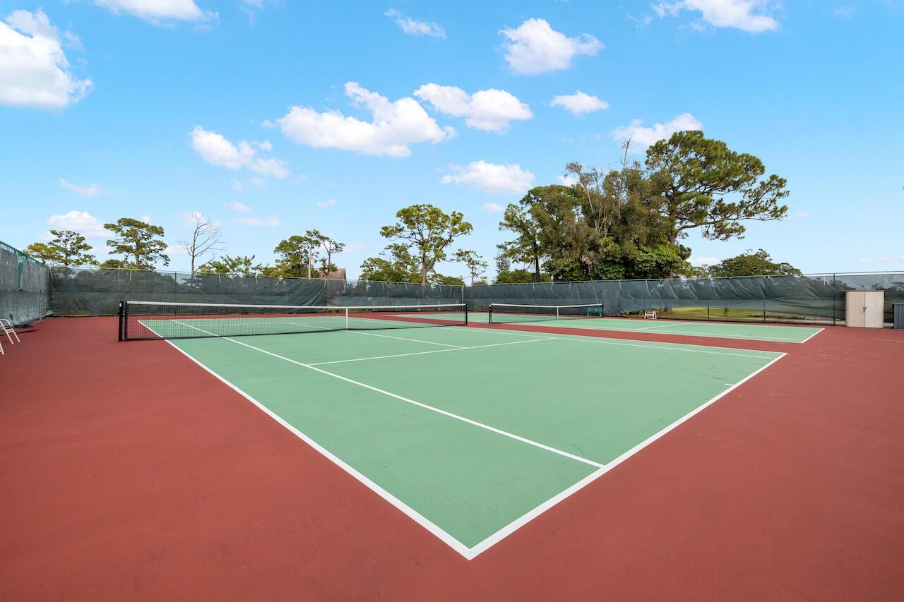 4700 Lucerne Lakes Boulevard W 204