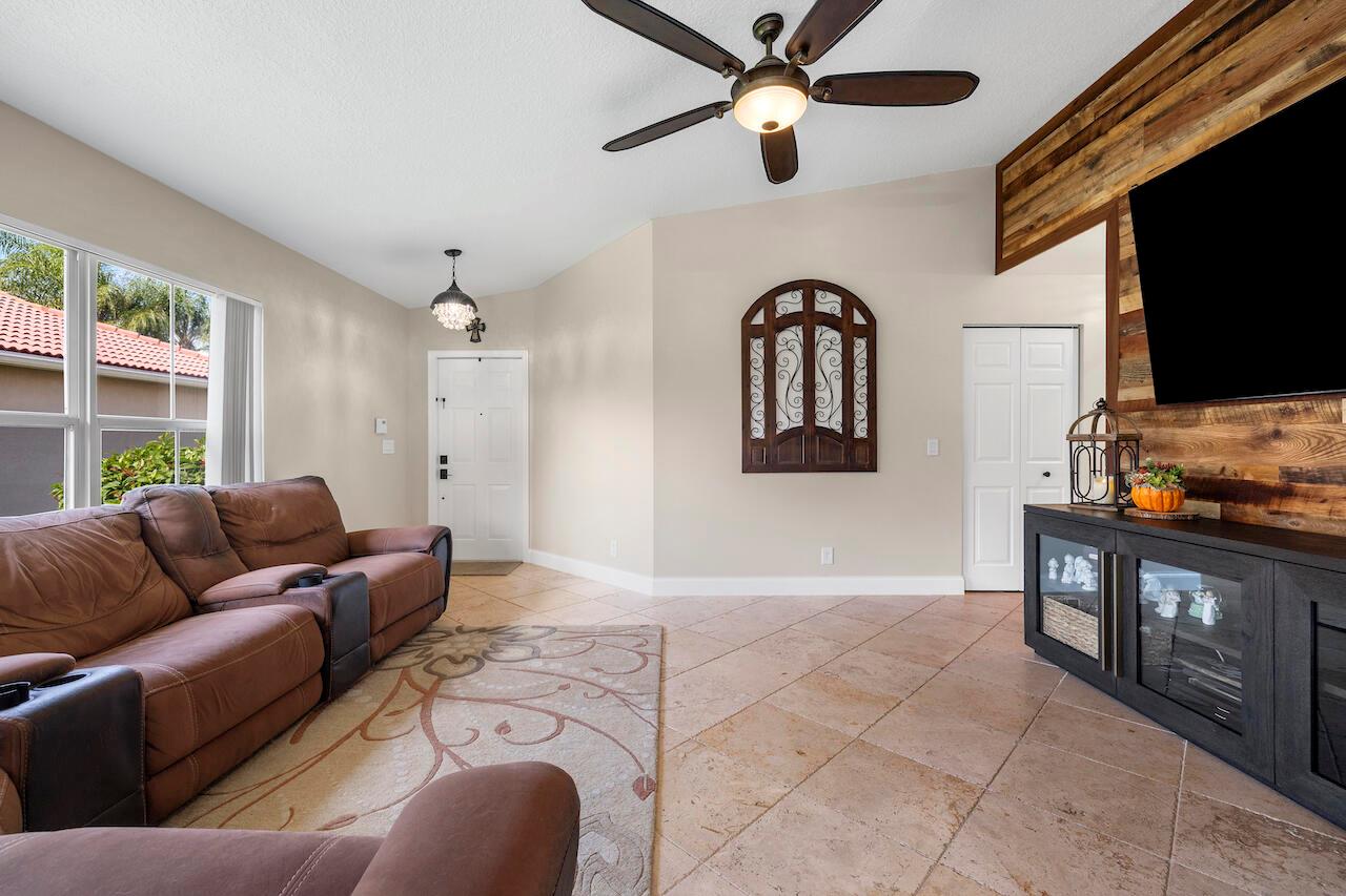 5569 NW 125th Terrace