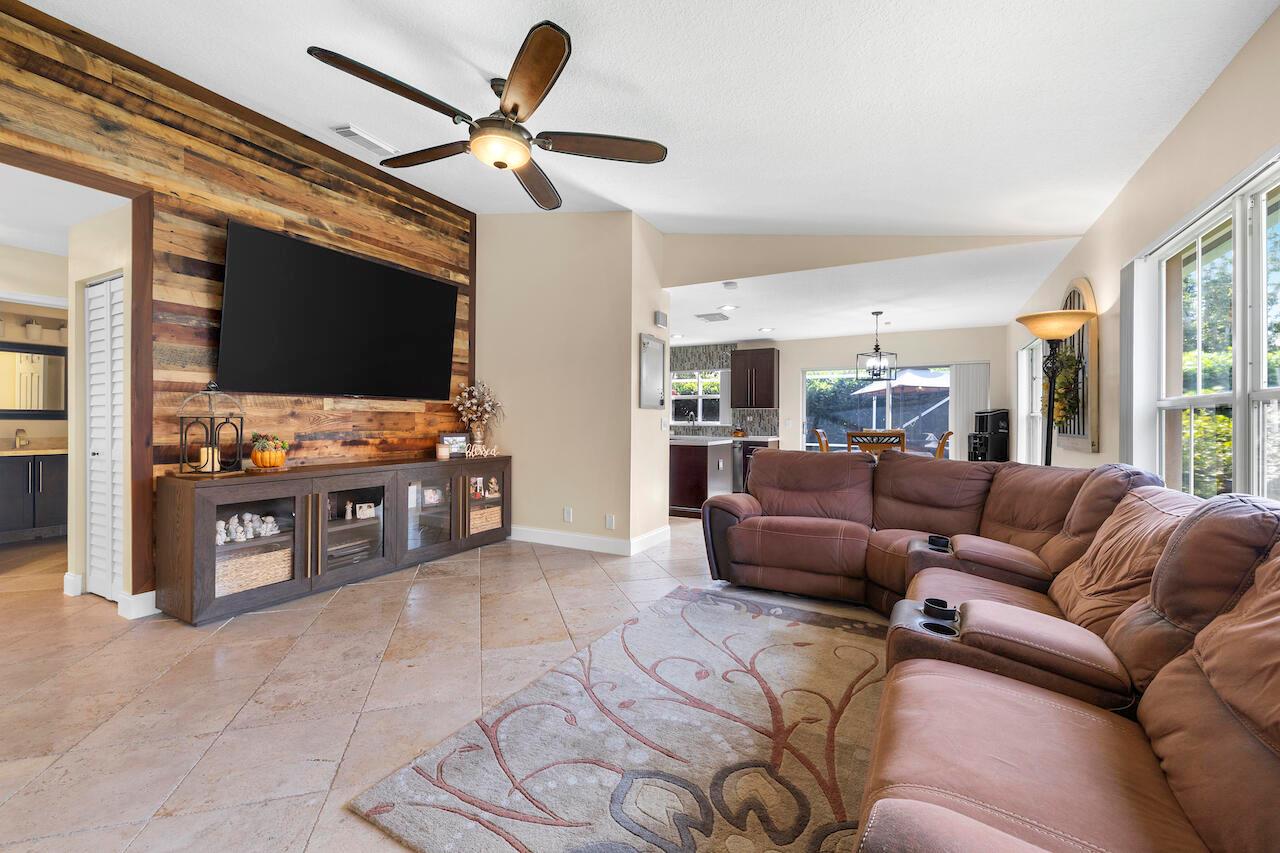 5569 NW 125th Terrace