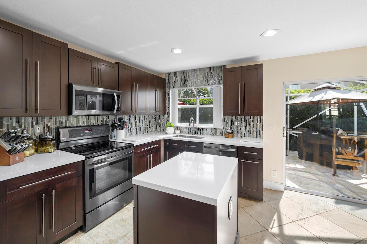 5569 NW 125th Terrace