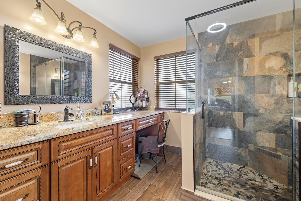 6089 Oak Bluff Way