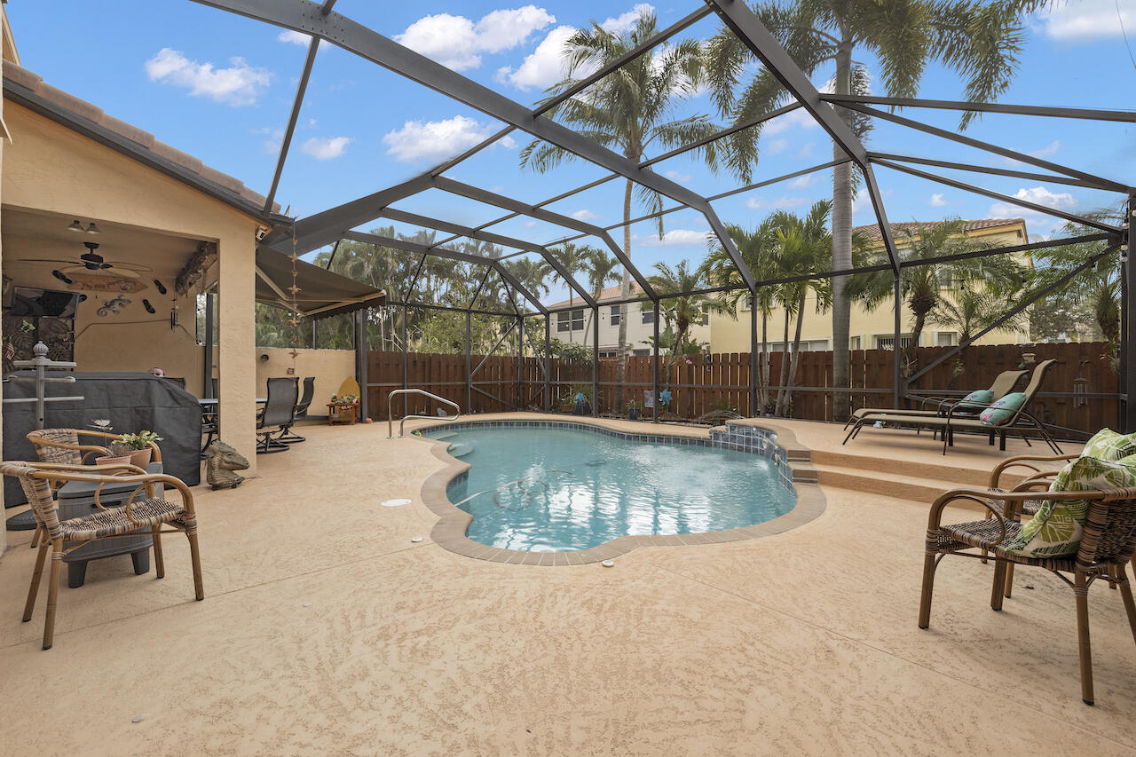 6089 Oak Bluff Way