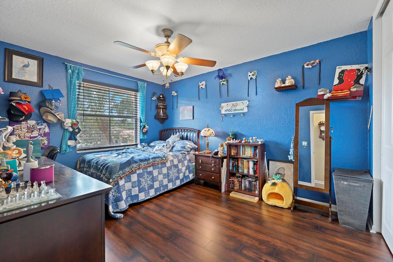 6089 Oak Bluff Way