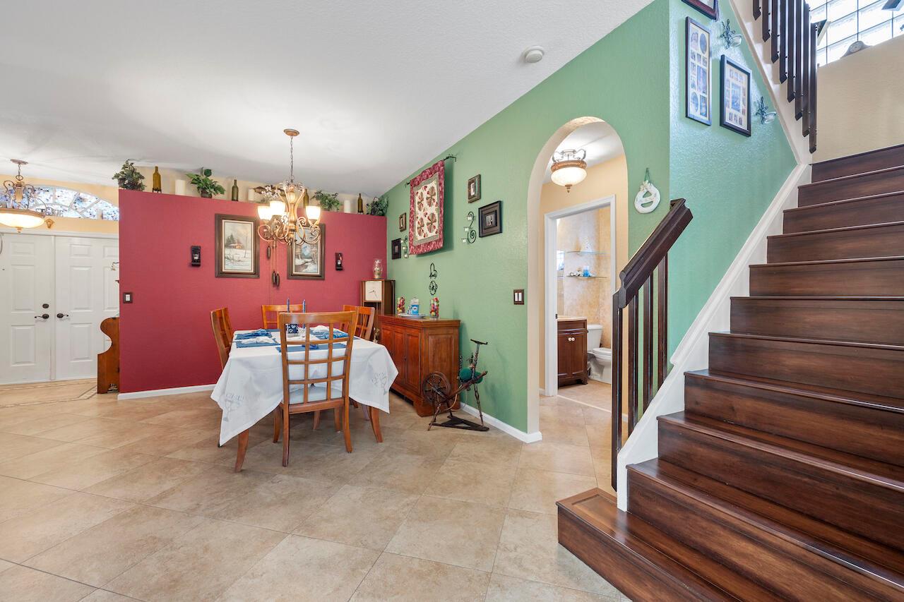 6089 Oak Bluff Way
