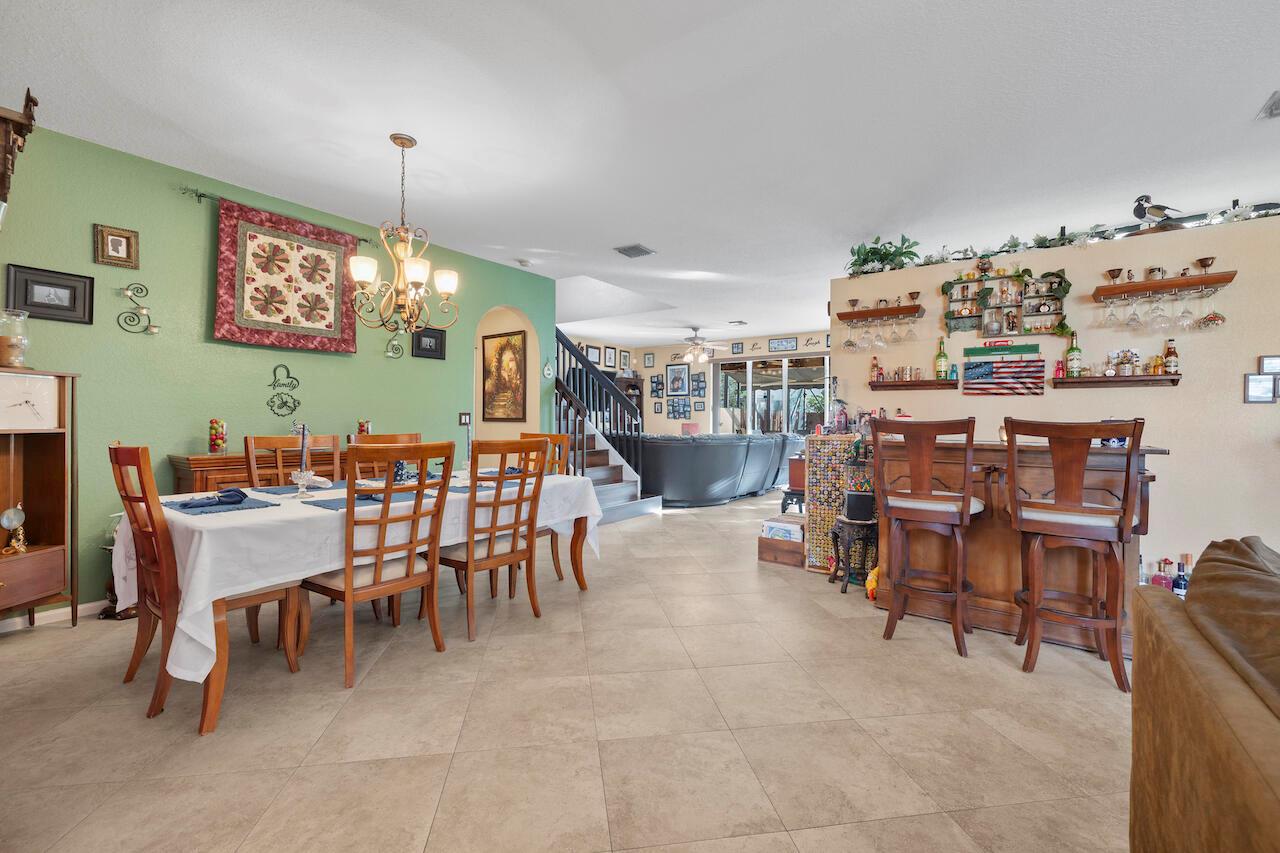 6089 Oak Bluff Way
