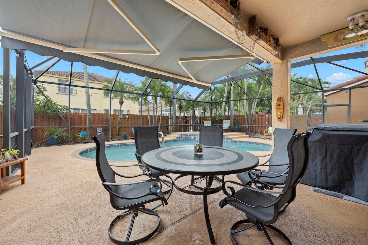 6089 Oak Bluff Way