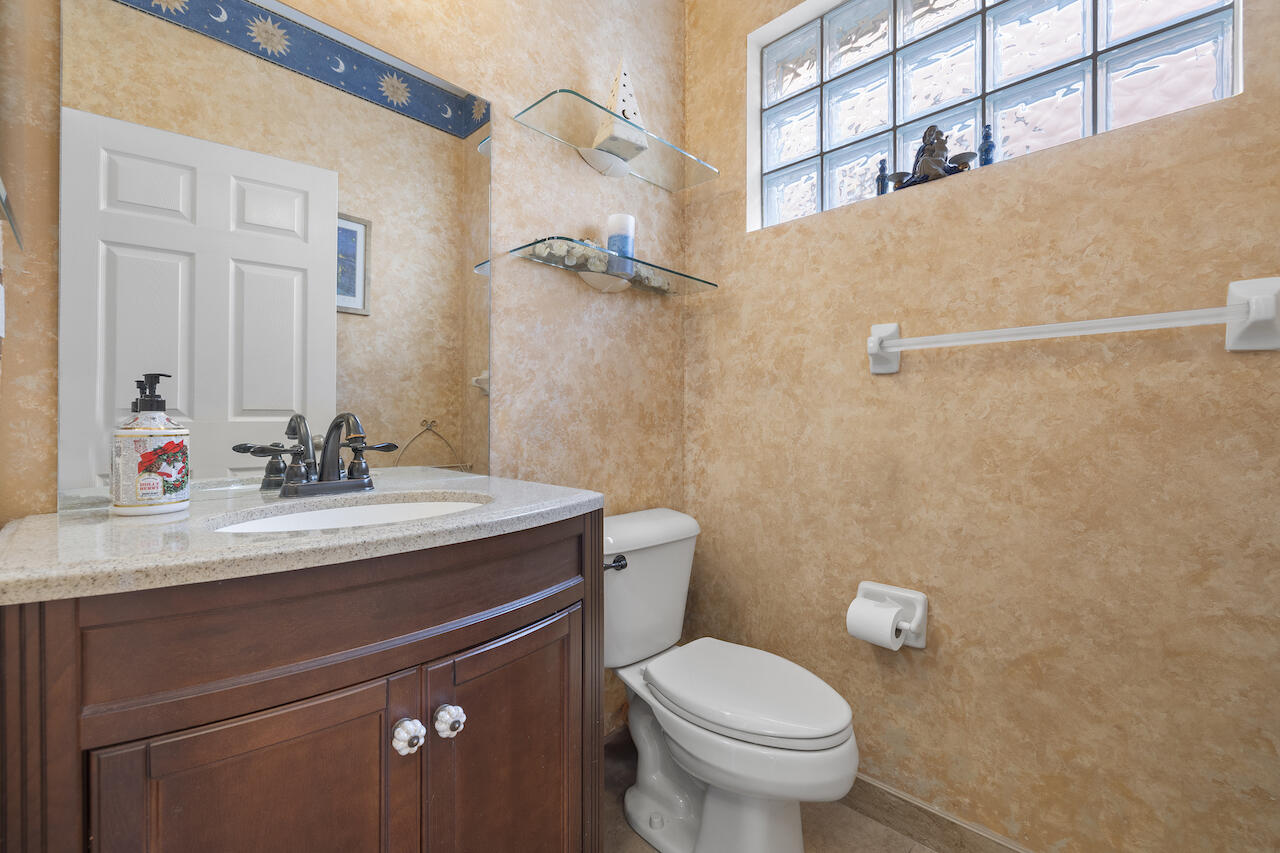 6089 Oak Bluff Way