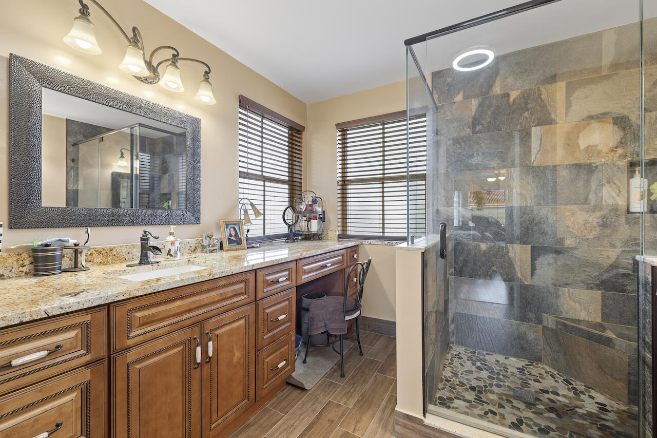 6089 Oak Bluff Way