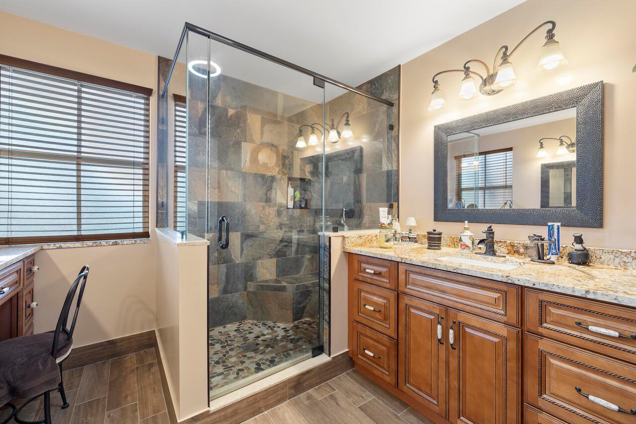 6089 Oak Bluff Way
