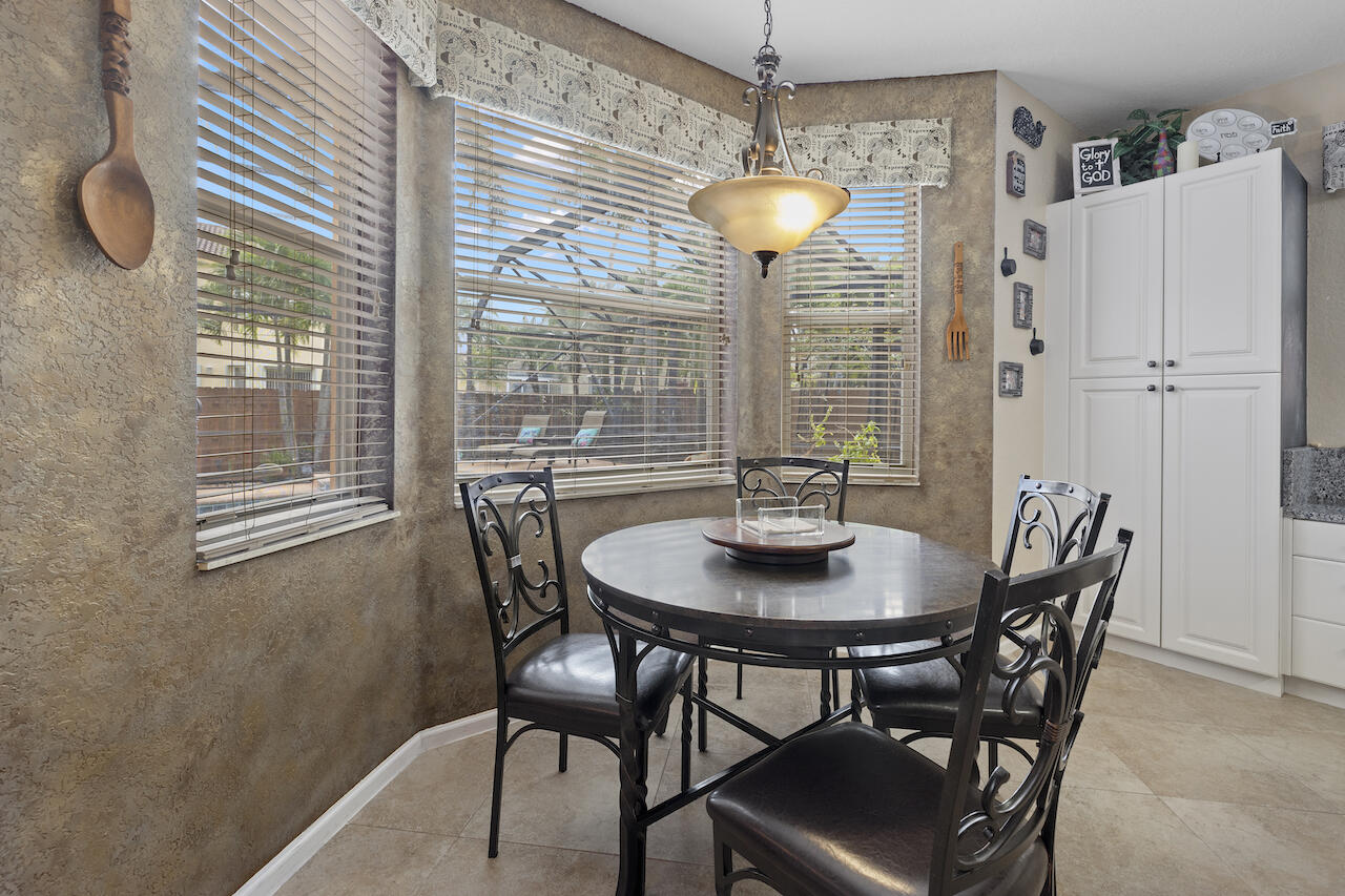 6089 Oak Bluff Way