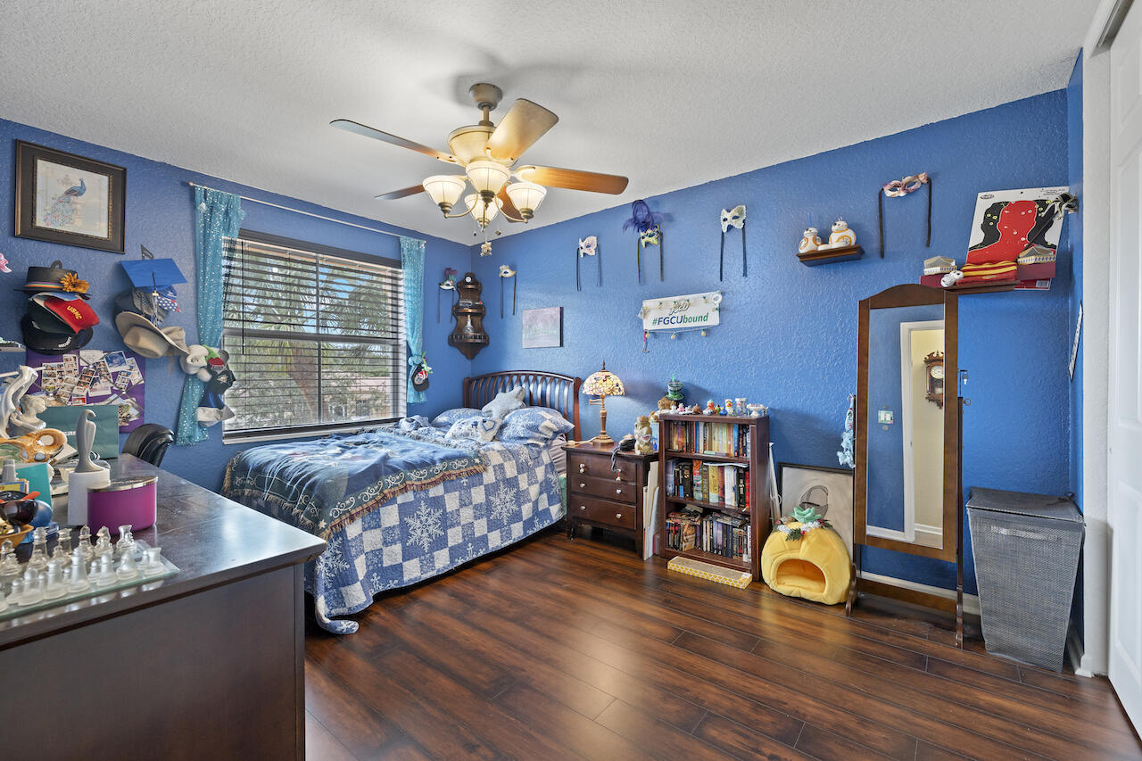 6089 Oak Bluff Way