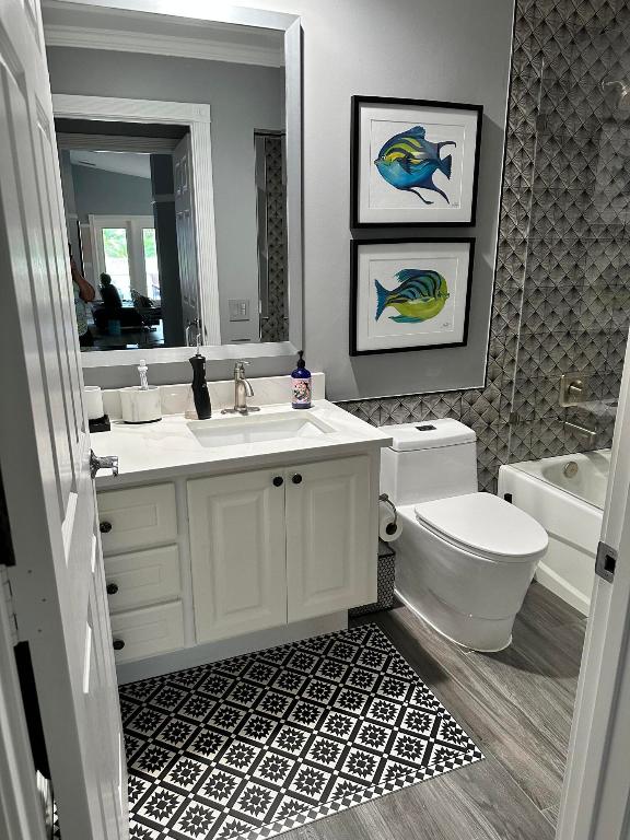 8210 Saint Johns Court