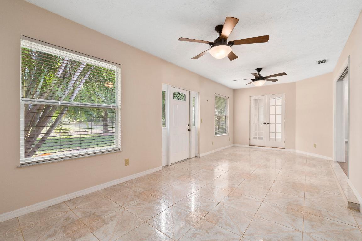 2401 SE Rock Springs Drive