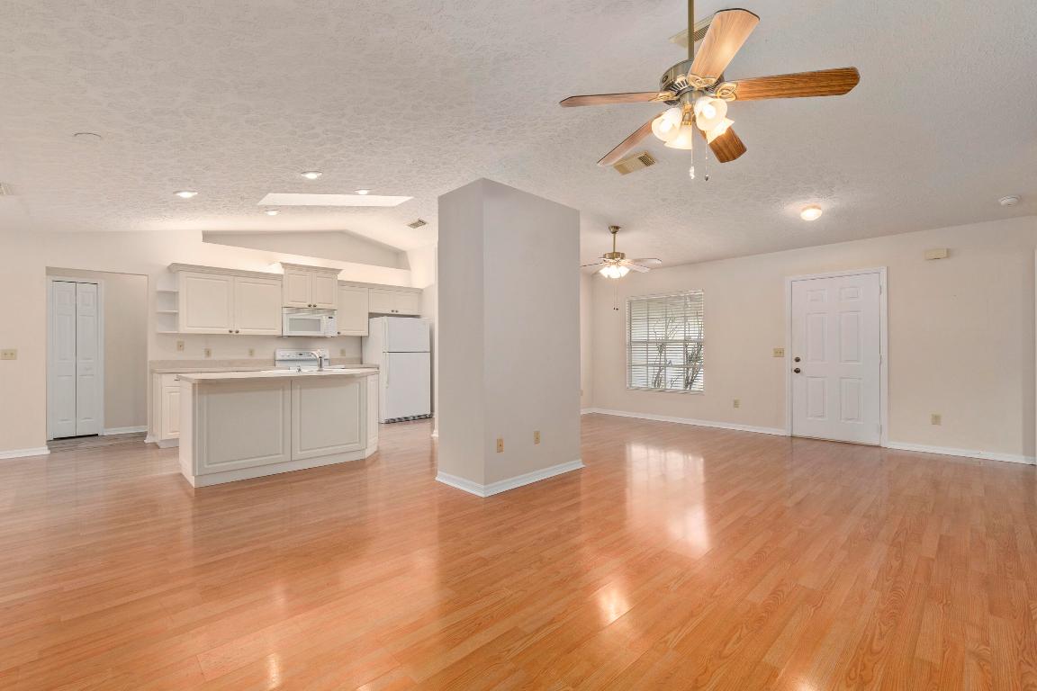 2401 SE Rock Springs Drive