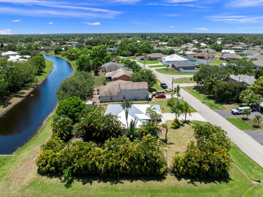 2401 SE Rock Springs Drive