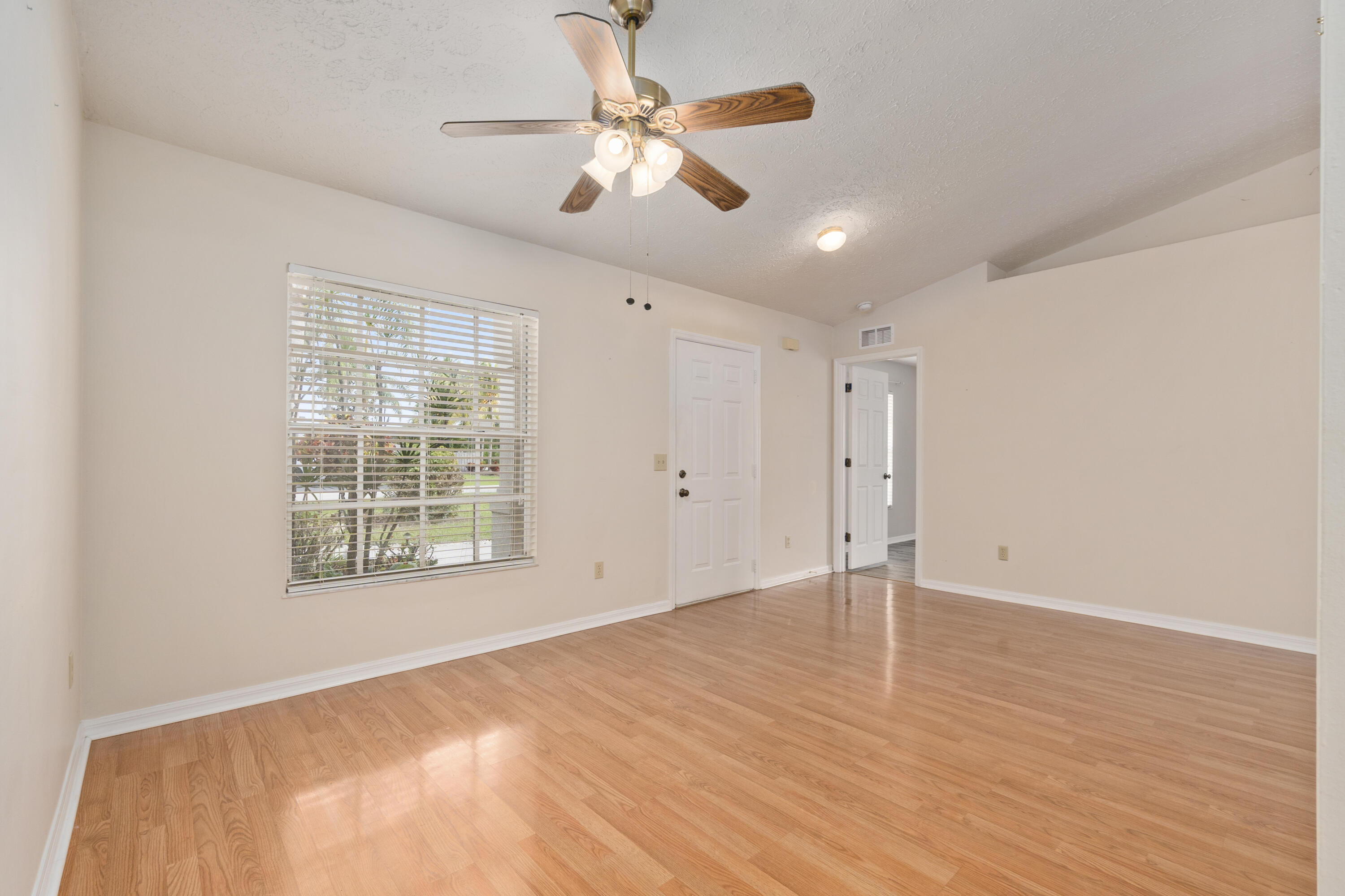 2401 SE Rock Springs Drive