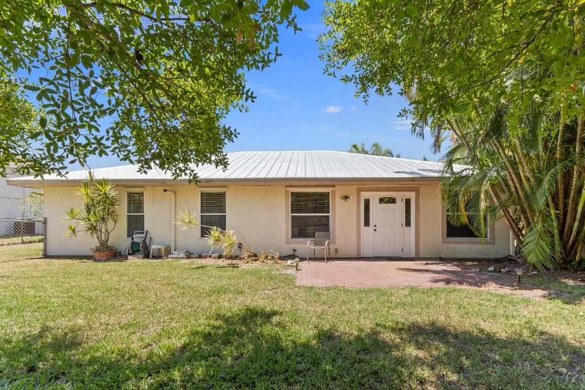 2401 SE Rock Springs Drive