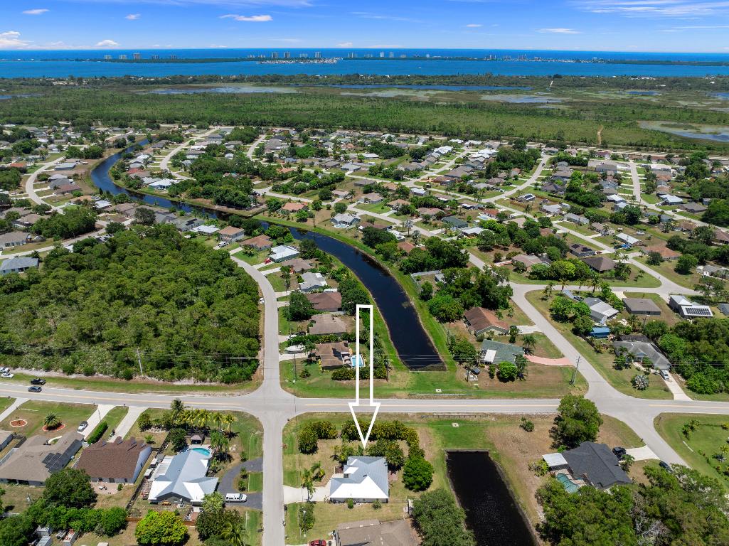 2401 SE Rock Springs Drive