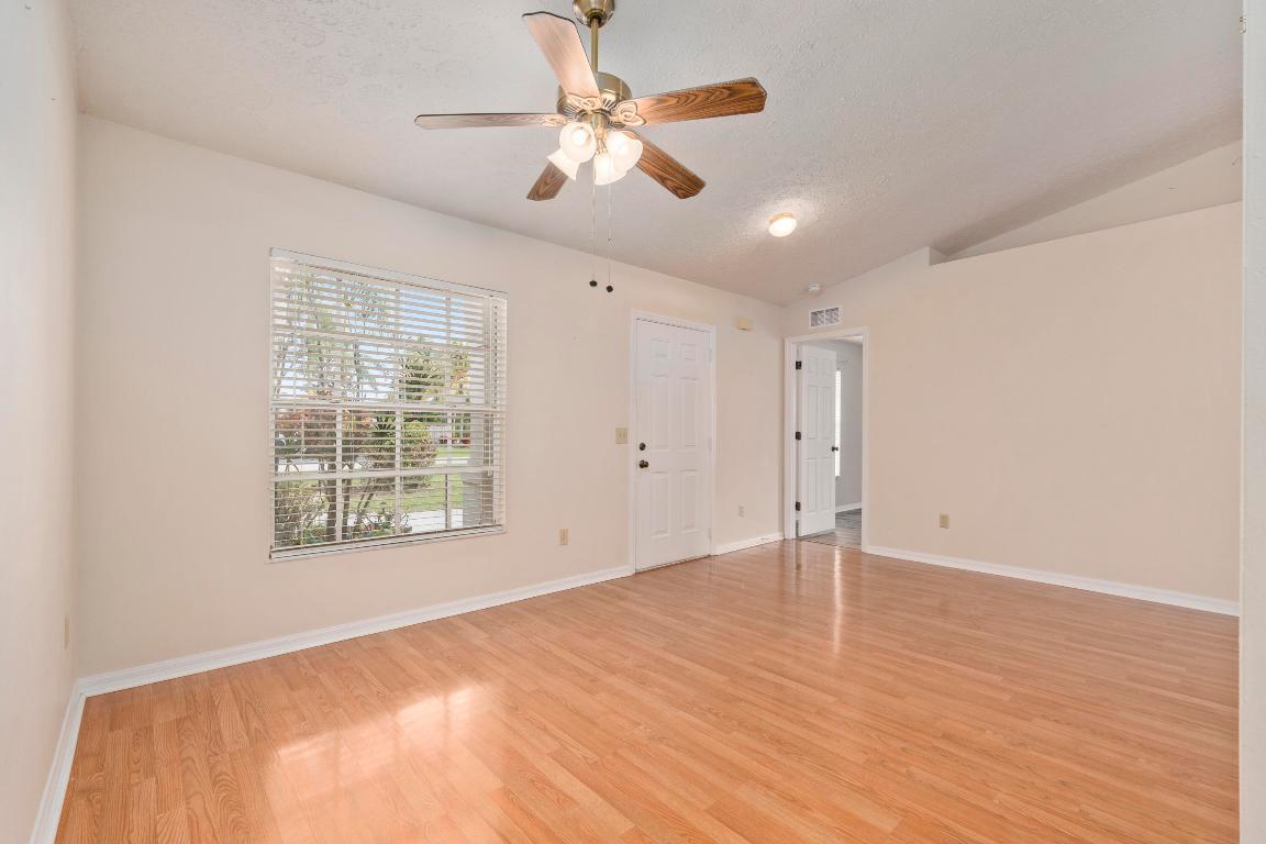 2401 SE Rock Springs Drive