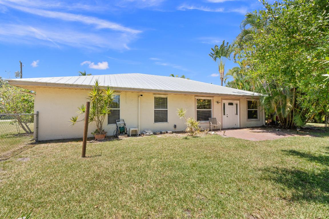 2401 SE Rock Springs Drive