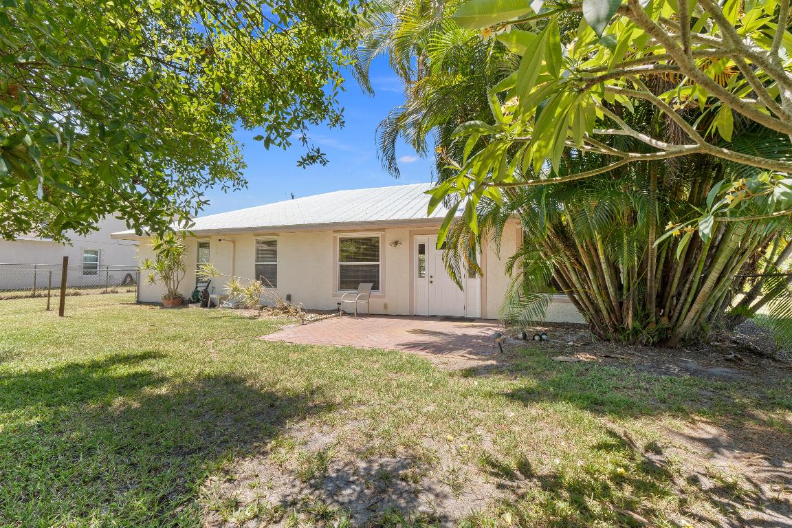 2401 SE Rock Springs Drive