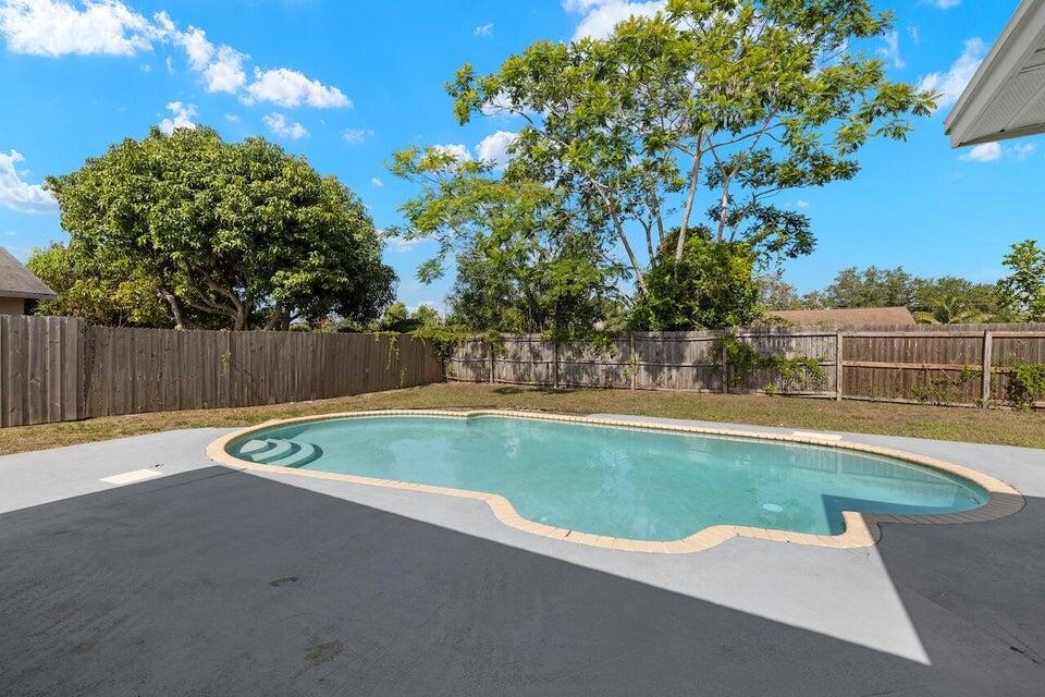 2542 SW Warwick Street