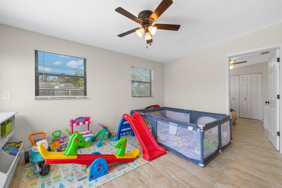 2542 SW Warwick Street