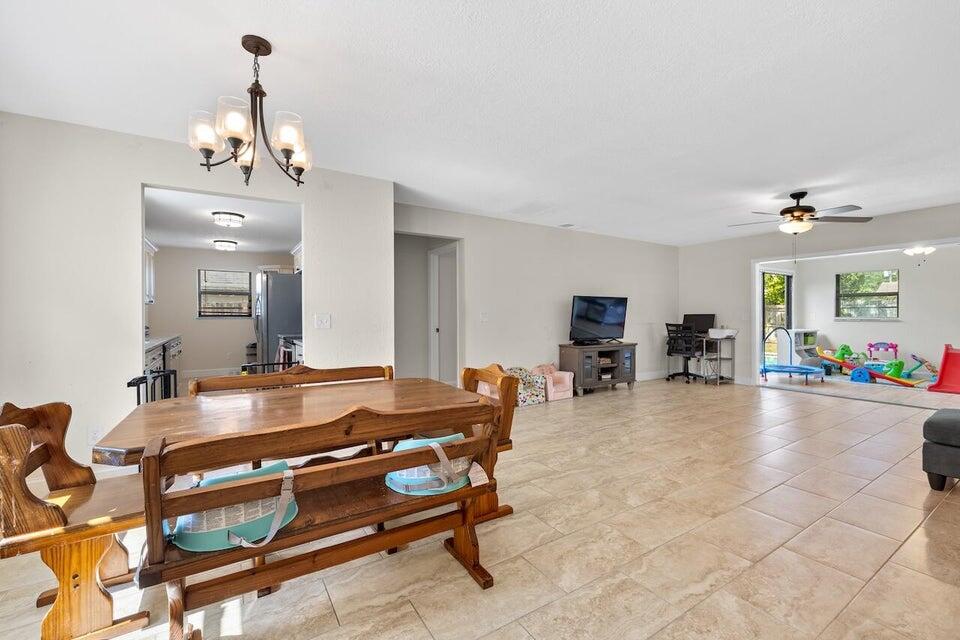 2542 SW Warwick Street