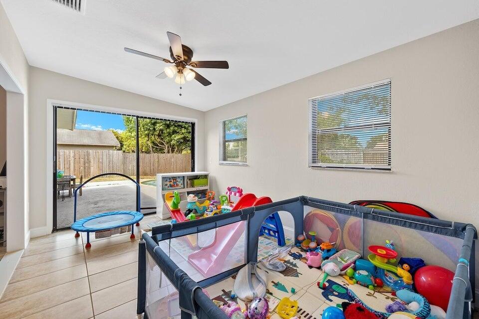 2542 SW Warwick Street