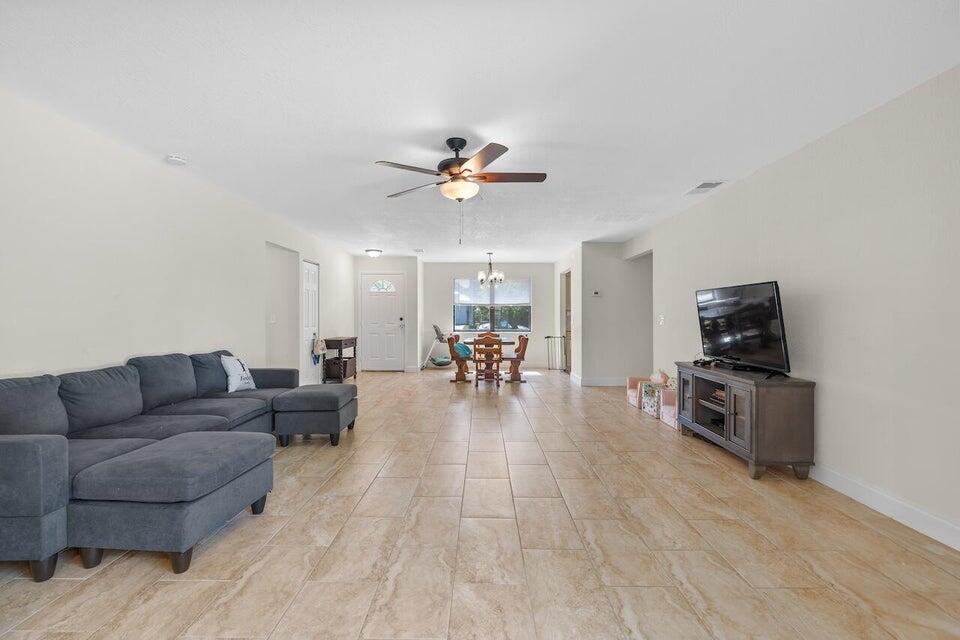 2542 SW Warwick Street