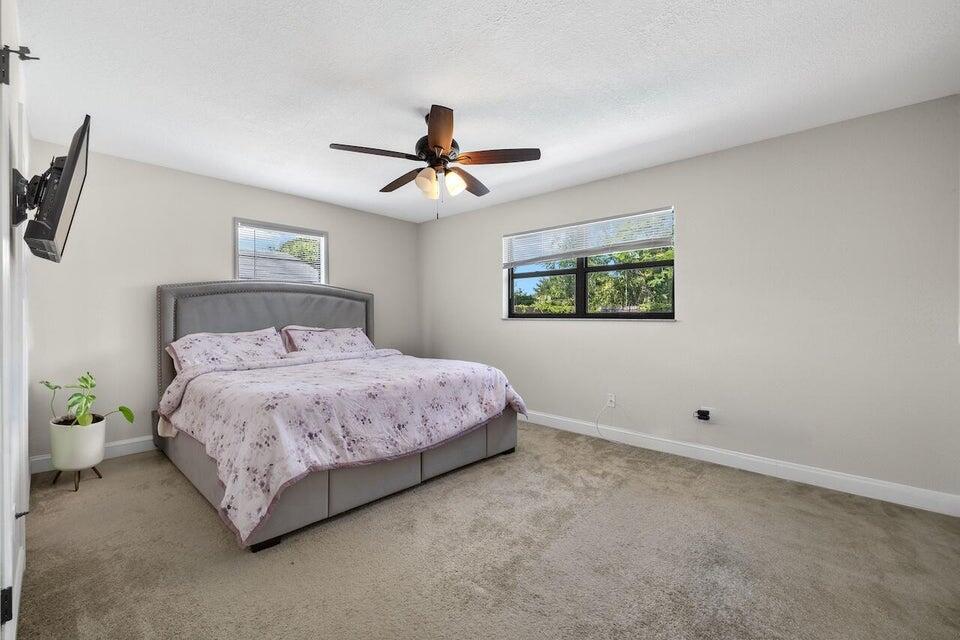 2542 SW Warwick Street