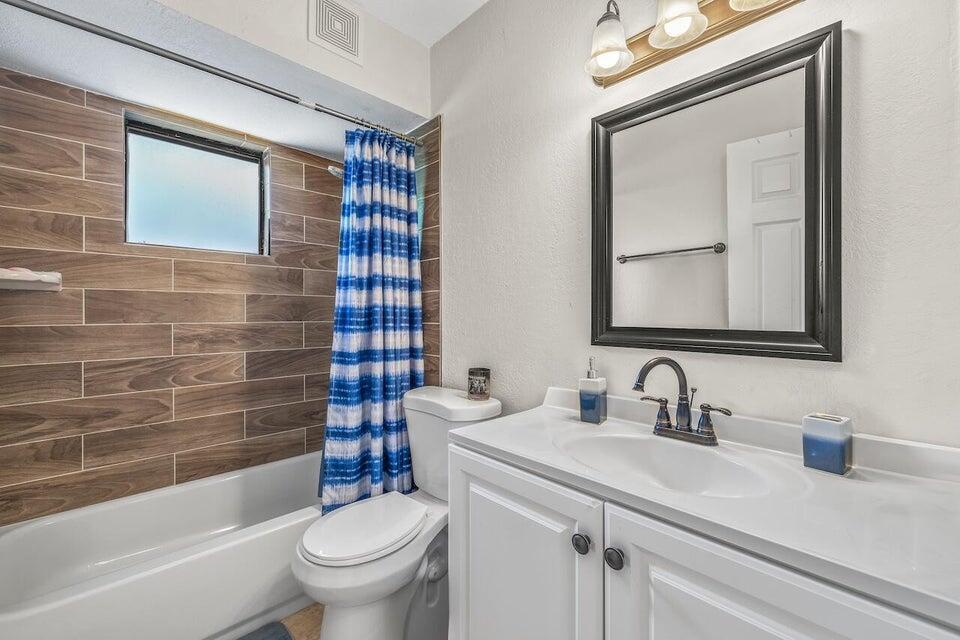 2542 SW Warwick Street