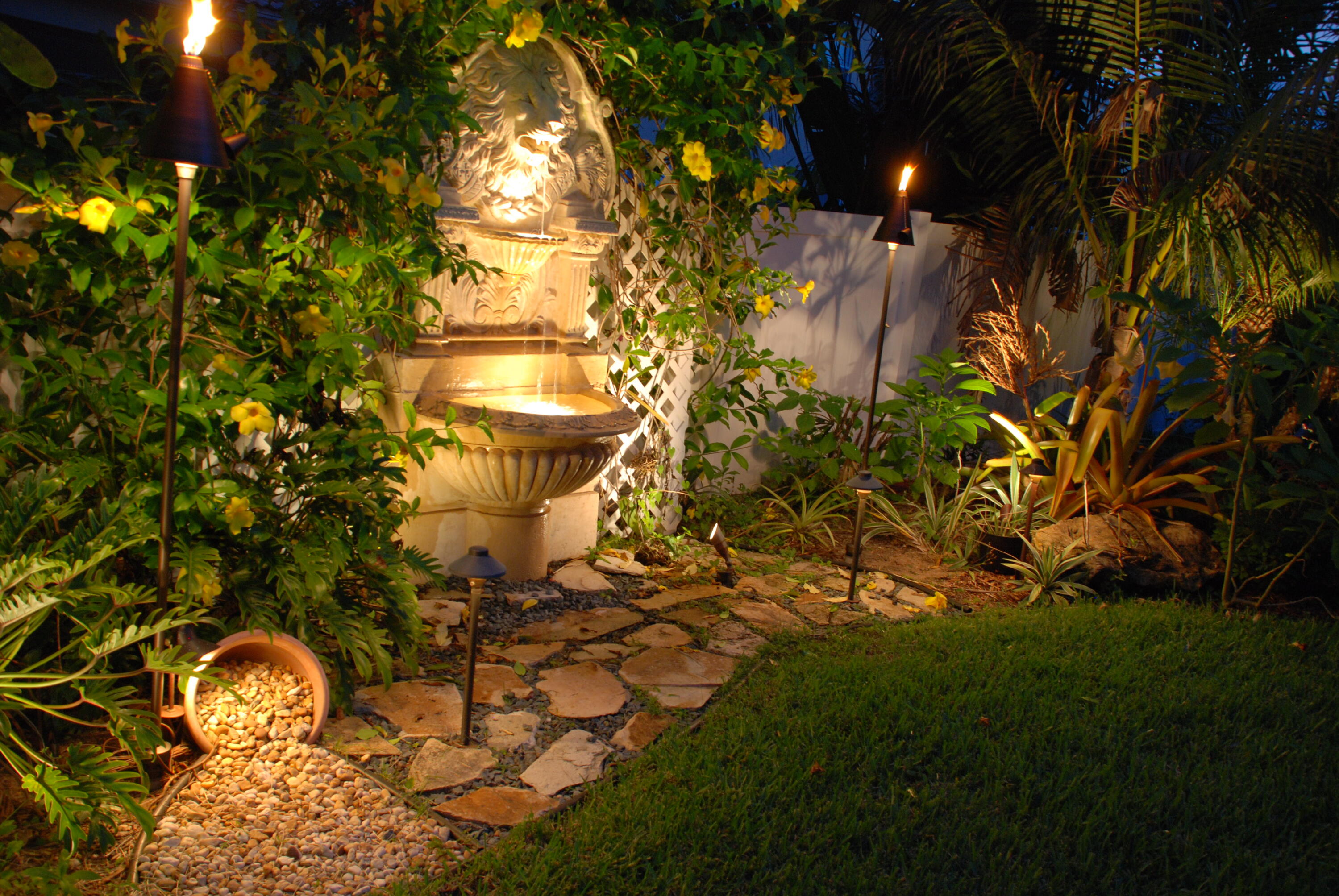 2483 Westmont Lane