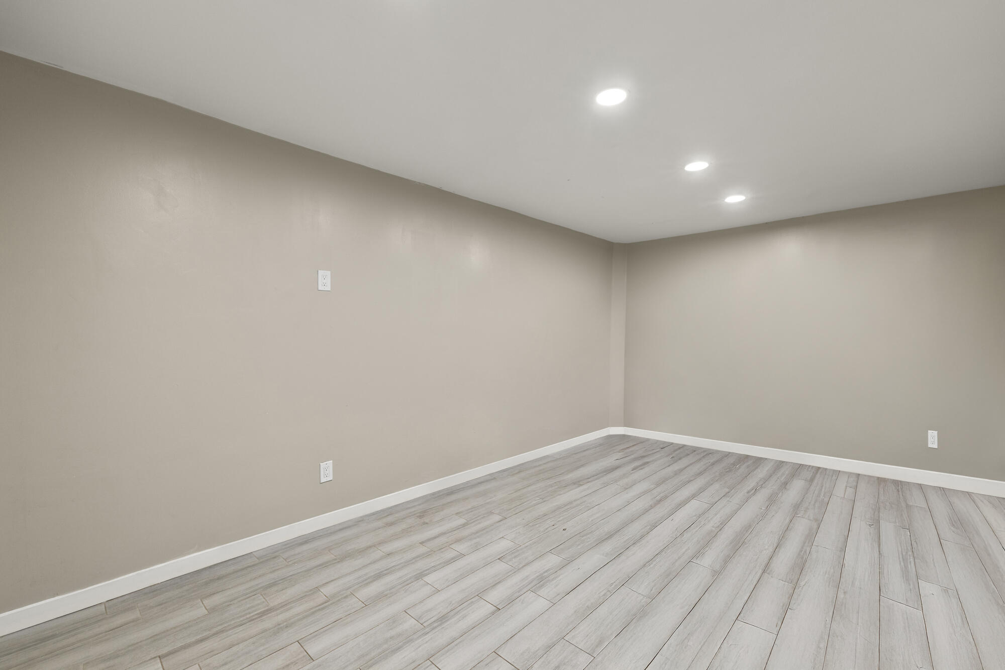 926 W Jasmine Drive