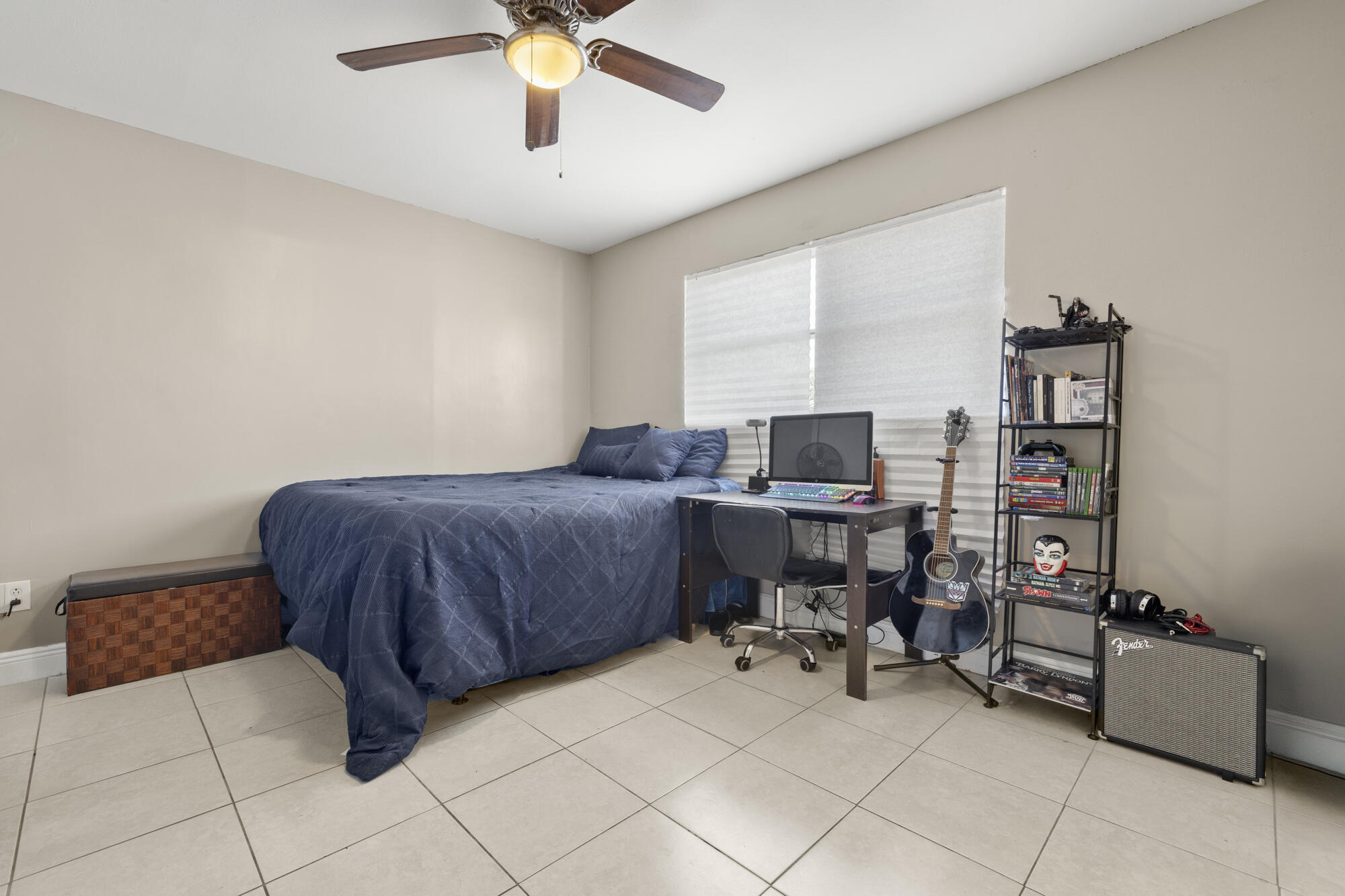 926 W Jasmine Drive