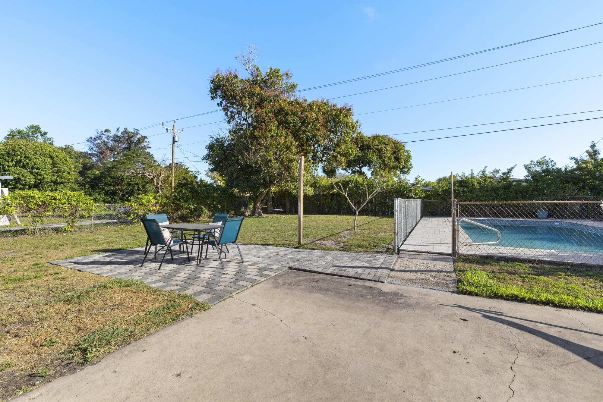 926 W Jasmine Drive