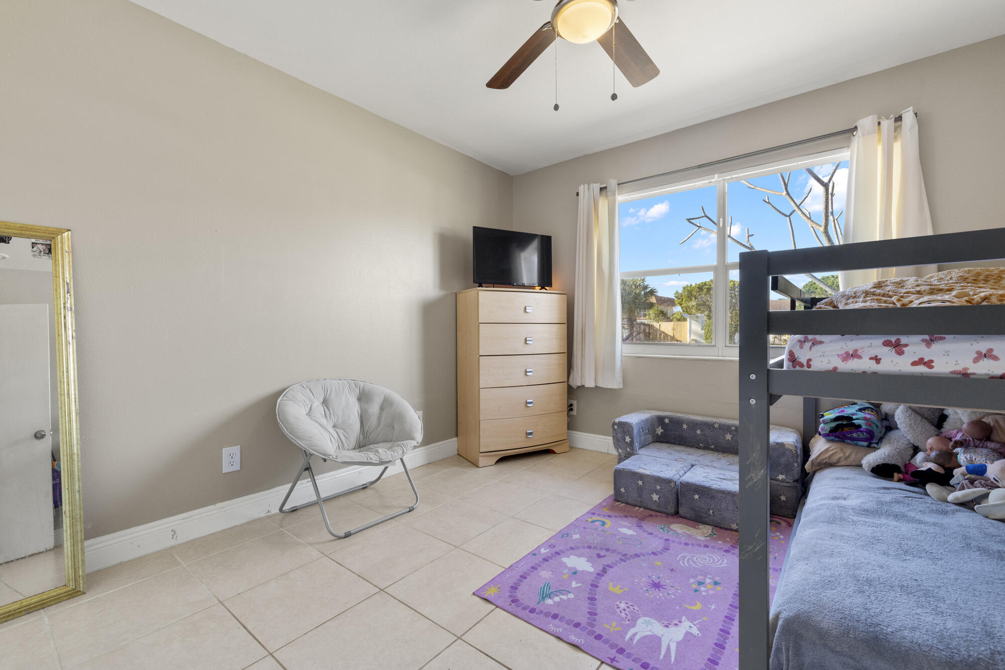 926 W Jasmine Drive