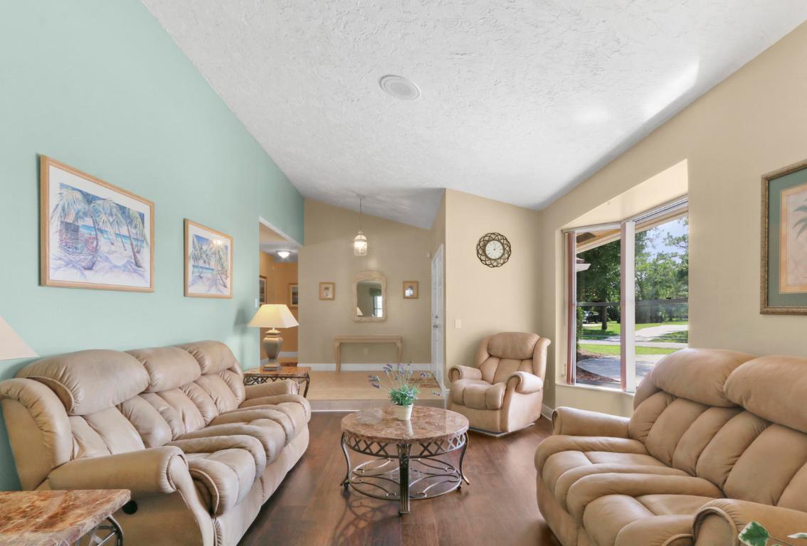 1420 Wood Dale Terrace