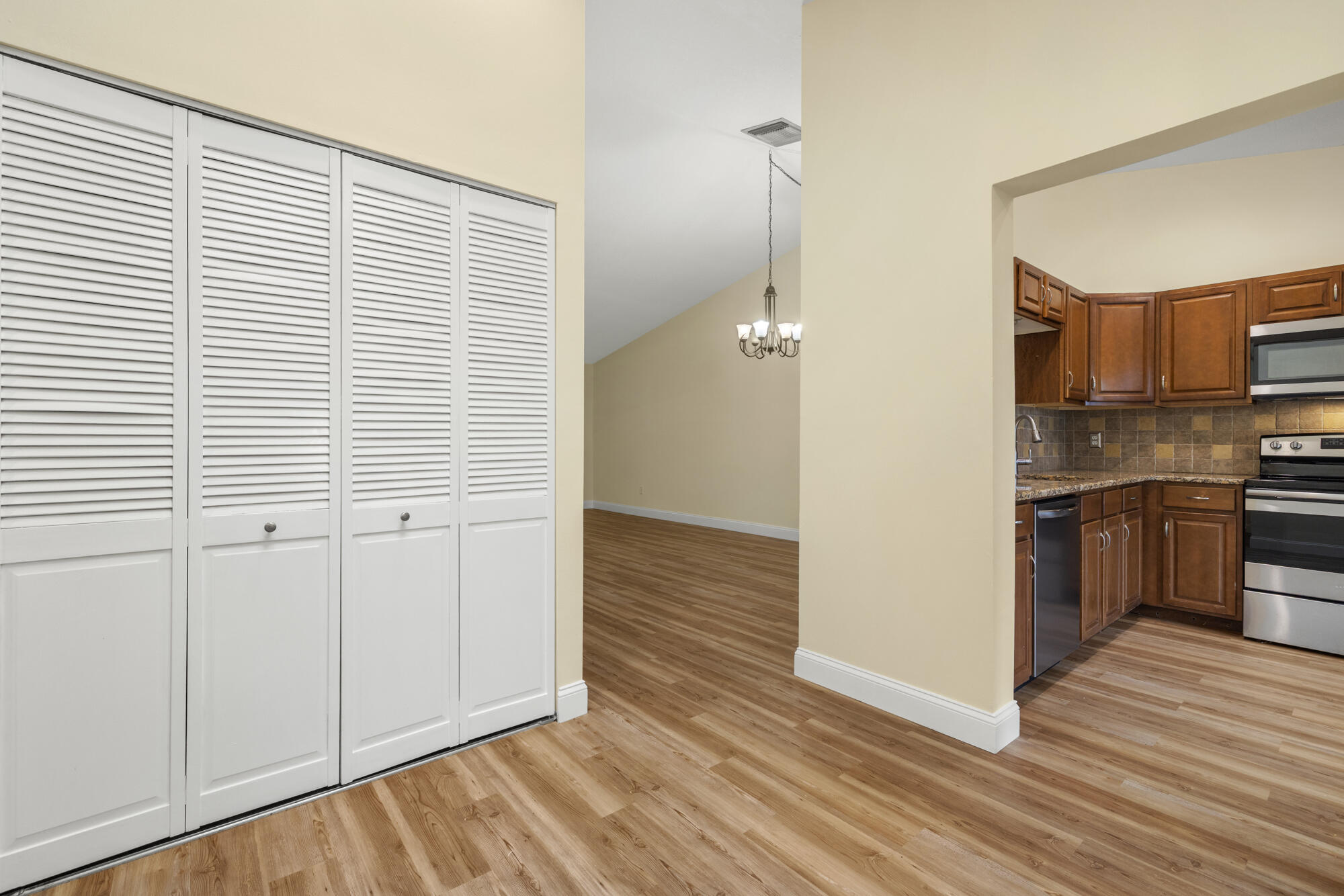 13033 Northshire Trail 24