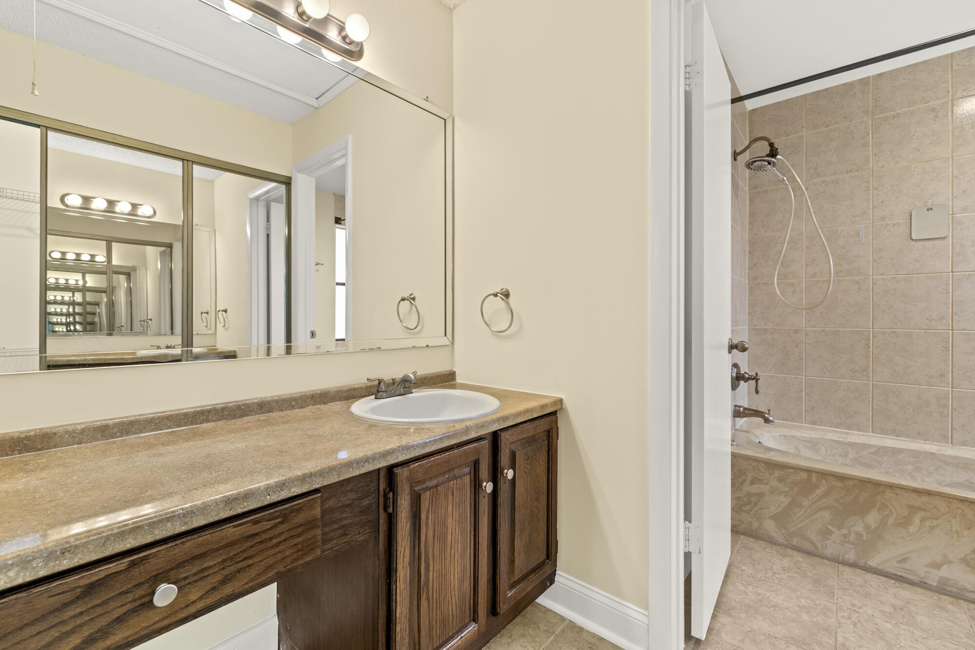 13033 Northshire Trail 24