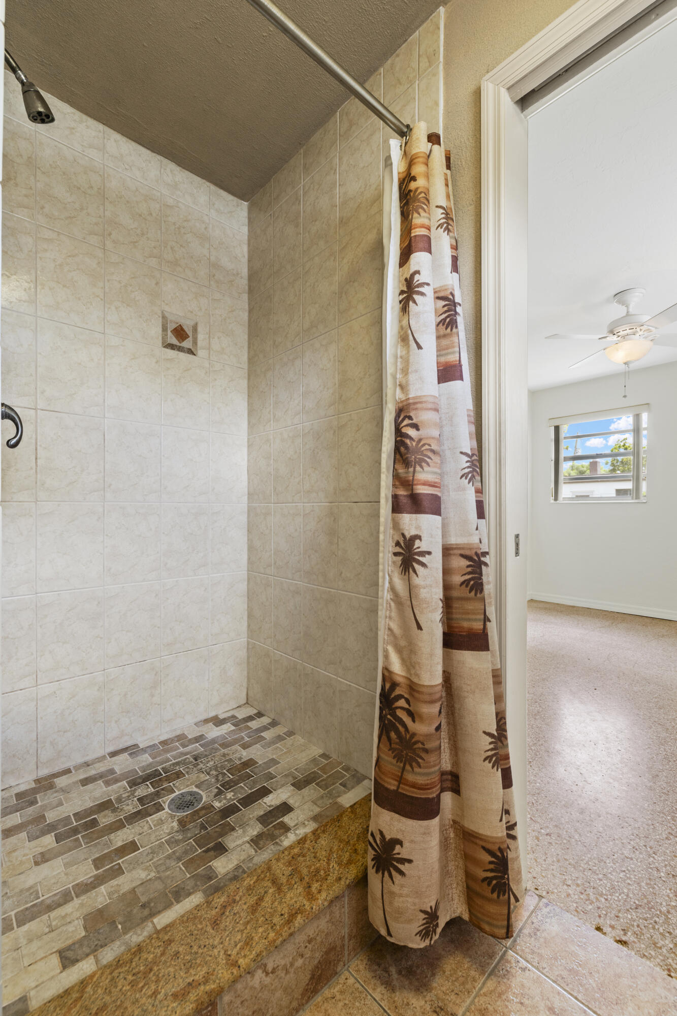 2402 Pinecrest Court