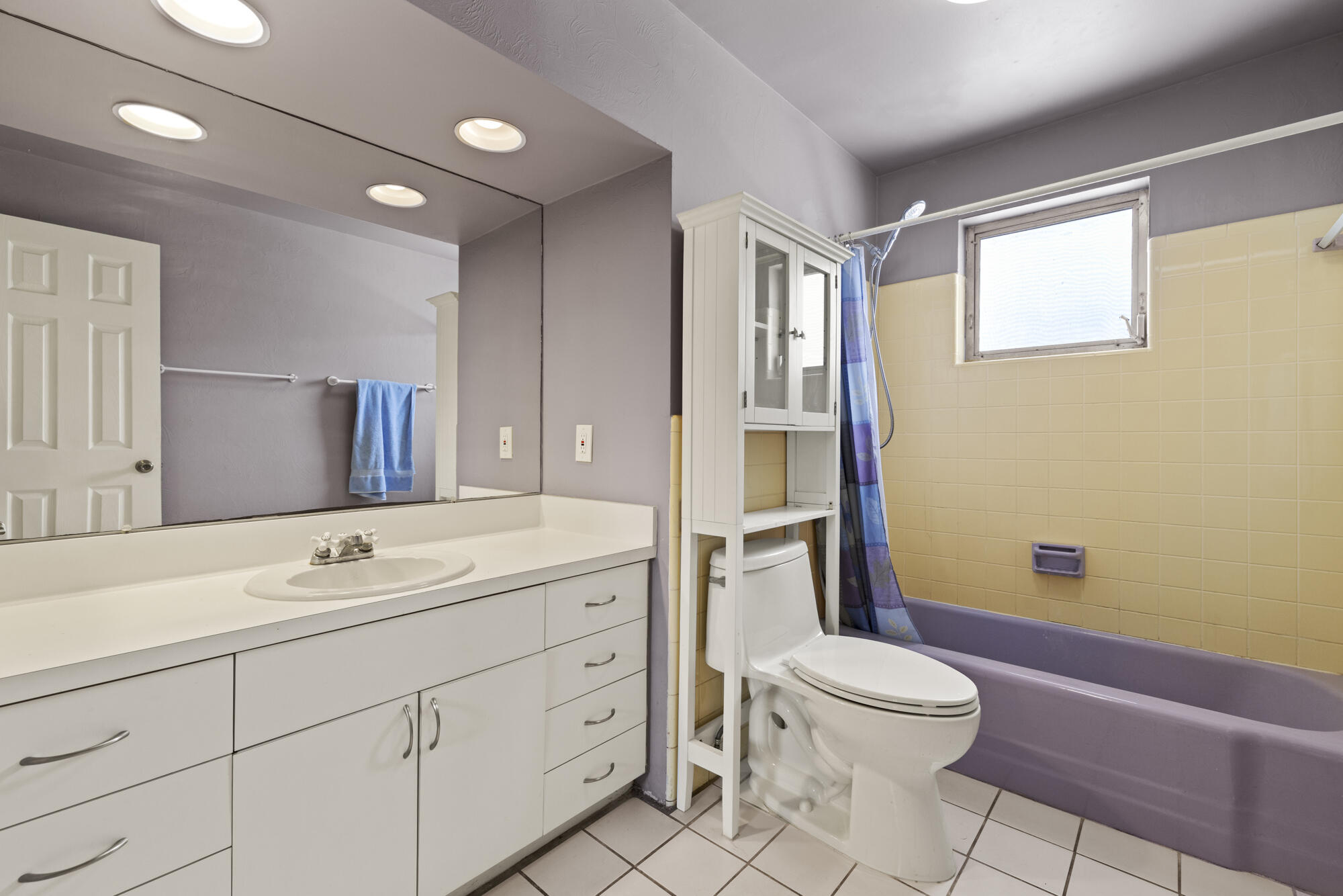 2402 Pinecrest Court