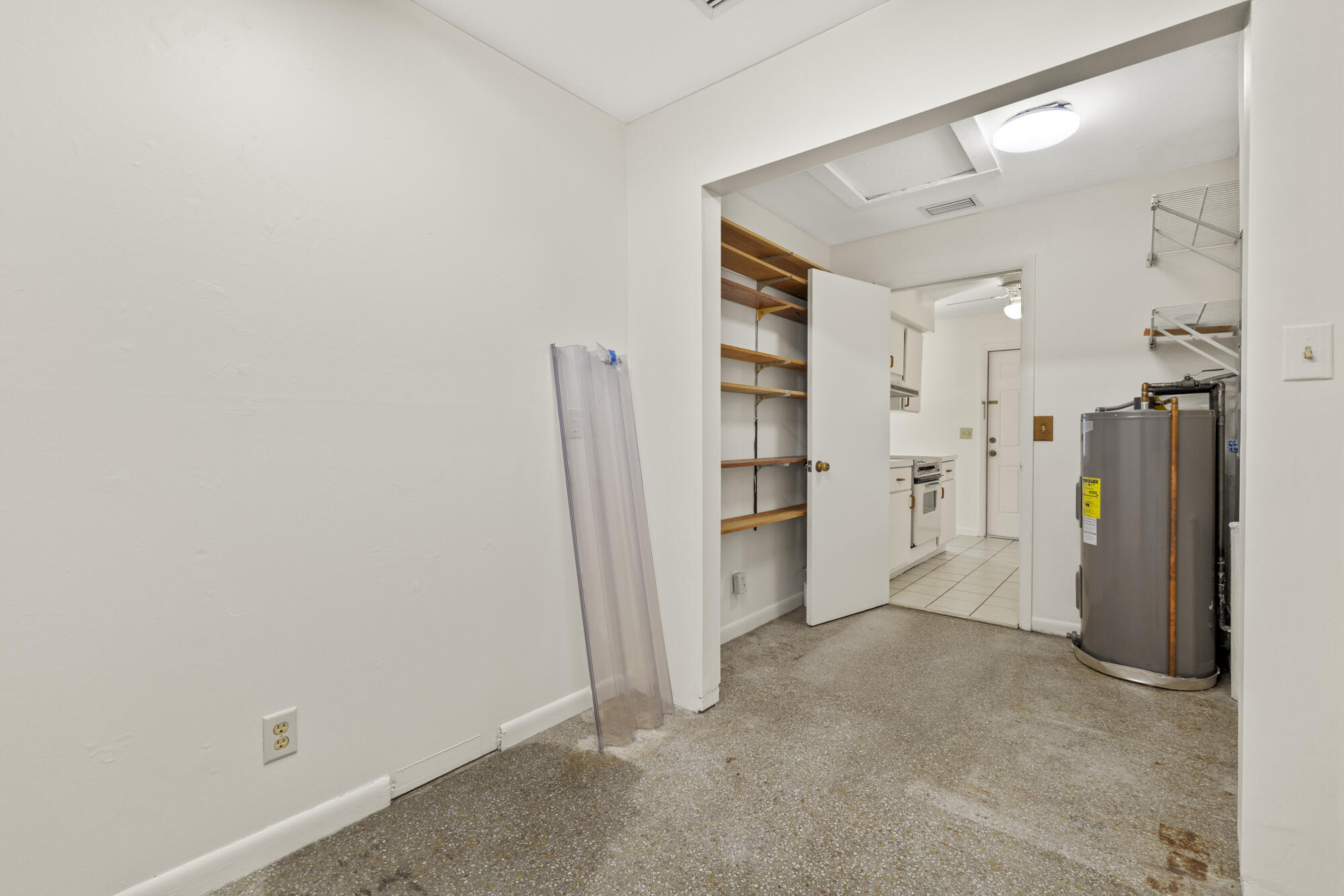 2402 Pinecrest Court