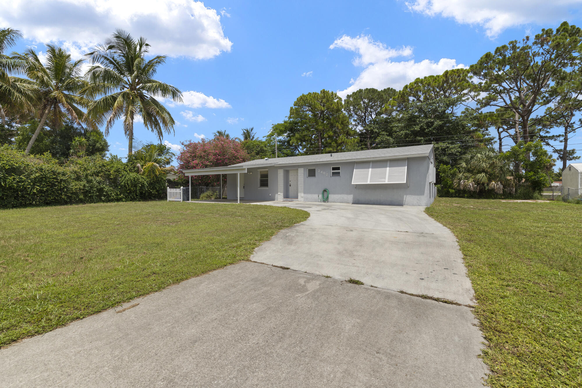 2402 Pinecrest Court